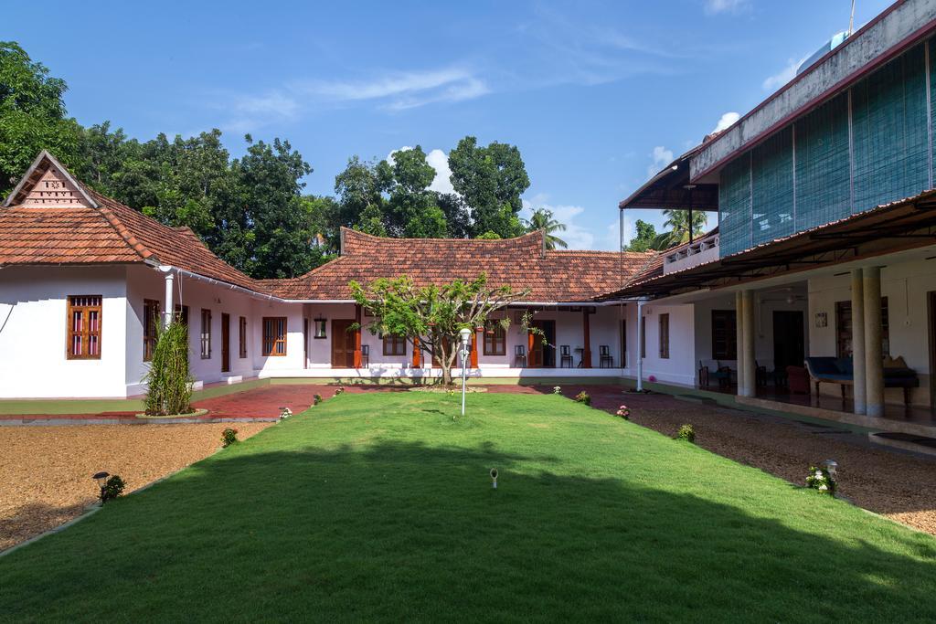 Akkara Homestay & Ayurveda Kottayam Buitenkant foto